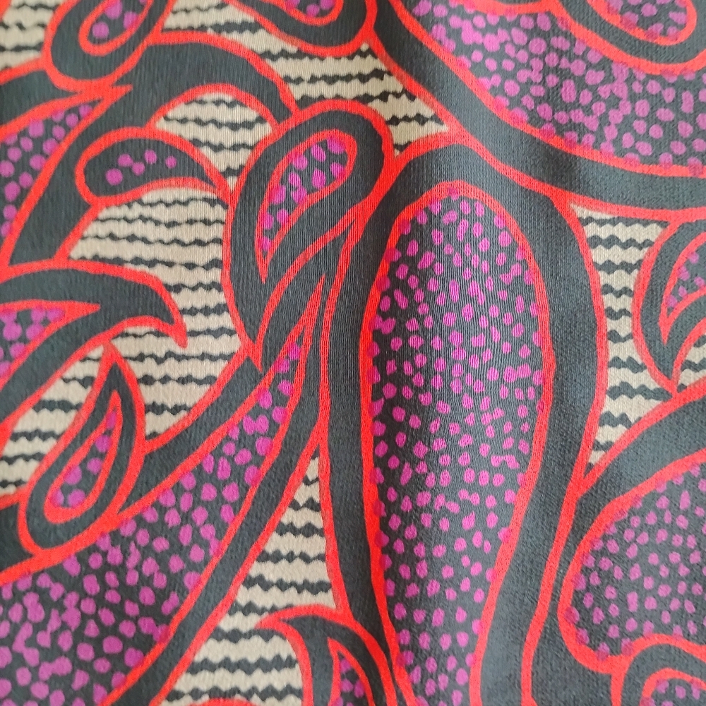 Givenchy Silk Silk Scarf 28l x30h approx - Picture 3 of 3